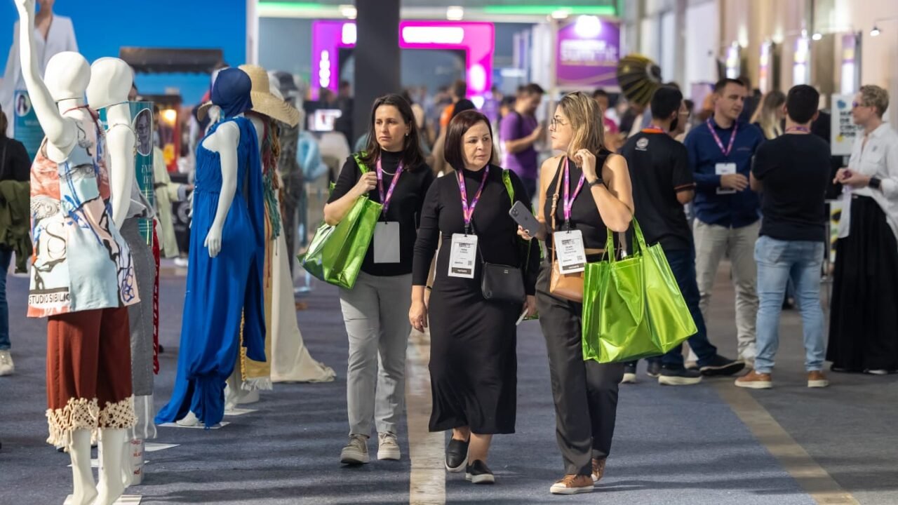 Febratex Summit reúne inovação, desfiles e tecnologia para transformar o setor têxtil